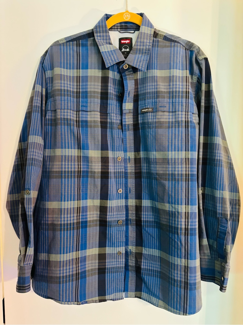 Wrangler Blue and Black Plaid Casual Button-Down Shirt